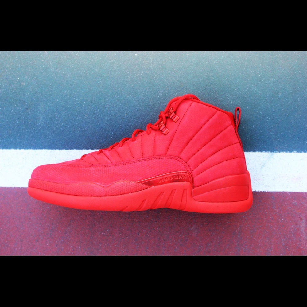 SOLD!!    Jordan 12